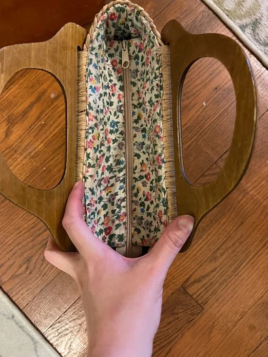 Vintage Straw Tote with Embroidered Garden Motif - Natural, Blue, Pink - Picture 4 of 7